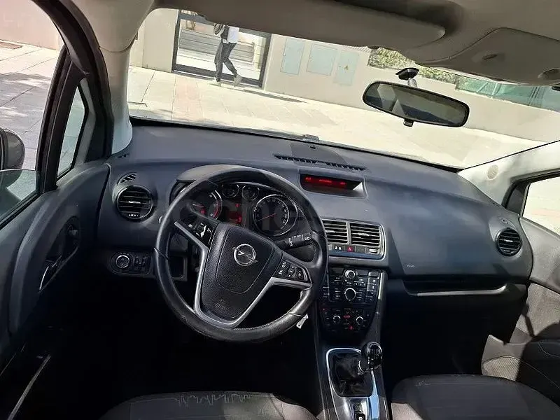 Usado Opel Meriva Selective 95 CV (69 kW) 2014 Gris / plata Monovolumen