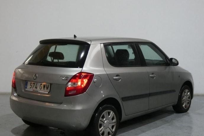 Usado Skoda Fabia 90 CV (66 kW) 2010