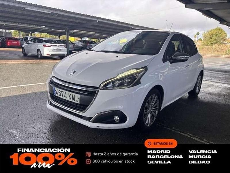 Usado Peugeot 208 Style 82 CV (60 kW) 2018 Blanco Utilitario