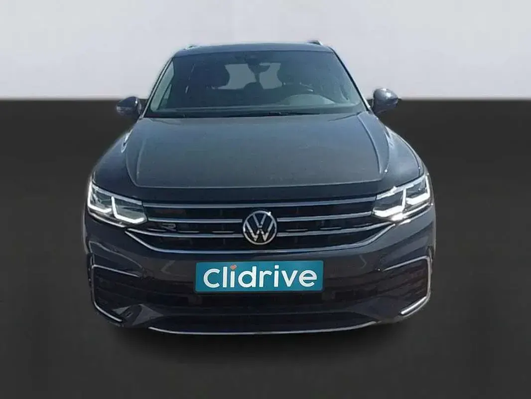 Usado VW Tiguan R-line 150 CV (110 kW) 2021 Gris SUV