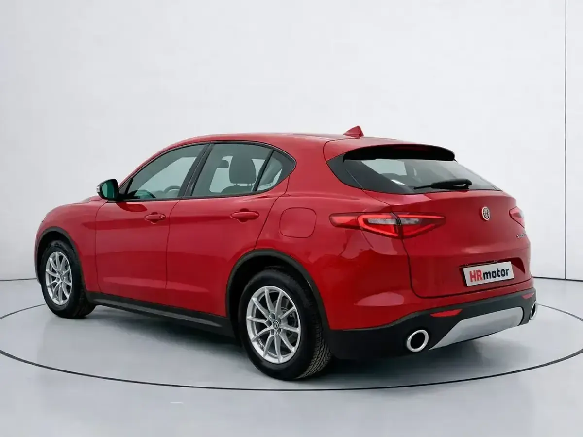 Usado Alfa Romeo Stelvio Business 160 CV (117 kW) 2019 Rojo SUV