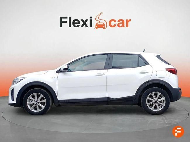 Usado Kia Stonic 84 CV (61 kW) 2022 Blanco SUV