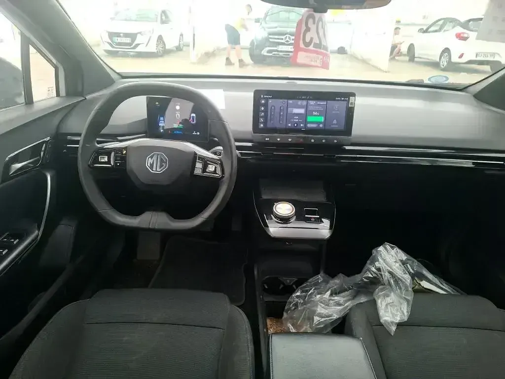 Usado MG MG5 EV 125 kW (170 CV) 2023 Blanco Familiar