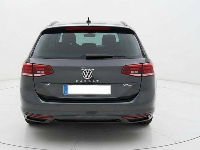 Usado VW Passat Executive 150 CV (110 kW) 2021 Gris Familiar