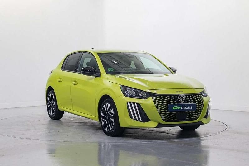 Usado Peugeot 208 Allure 102 CV (75 kW) 2025 Amarillo Utilitario