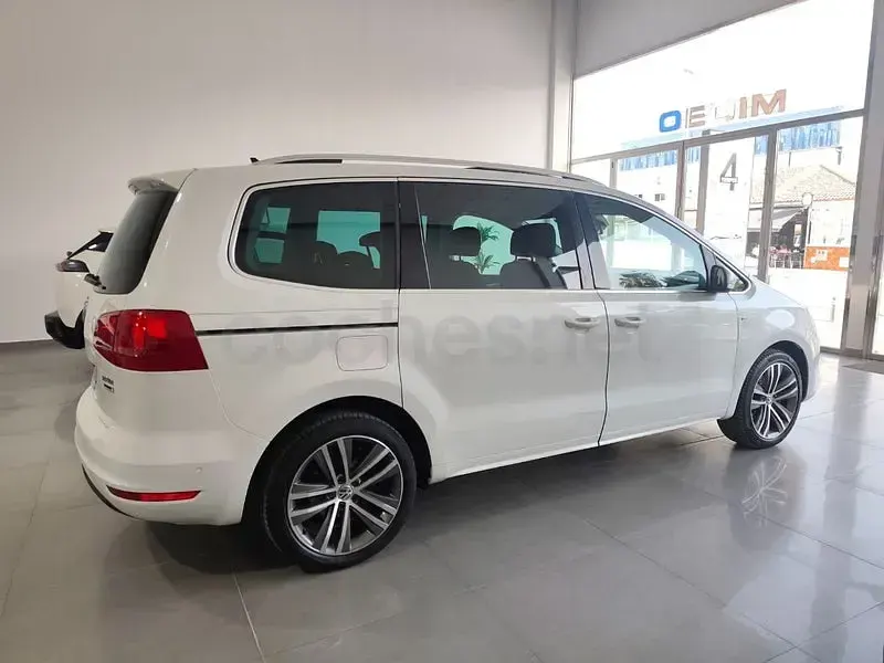 Usado VW Sharan Advance 177 CV (130 kW) 2014 Blanco Monovolumen