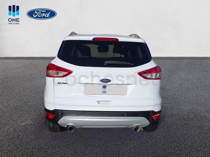 Usado Ford Kuga Trend 120 CV (88 kW) 2016 Blanco SUV