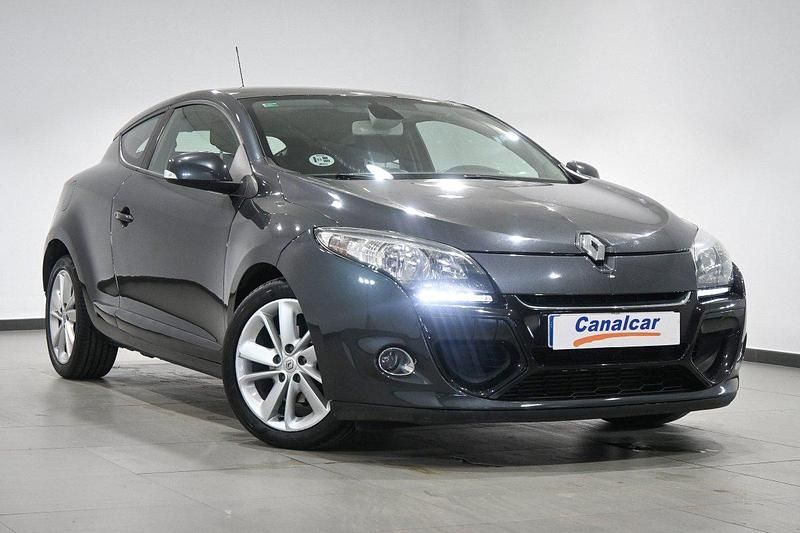 Usado Renault Mégane III Dynamique 130 CV (95 kW) 2013 Gris Coupe