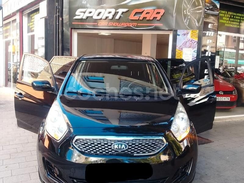 Negro Usado 2011 Kia Venga Utilitario | 8000 € - Imagen 1/4