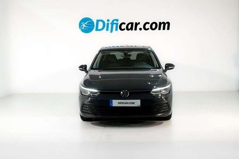 Usado VW Golf VIII Life 110 CV (80 kW) 2021 Gris Utilitario