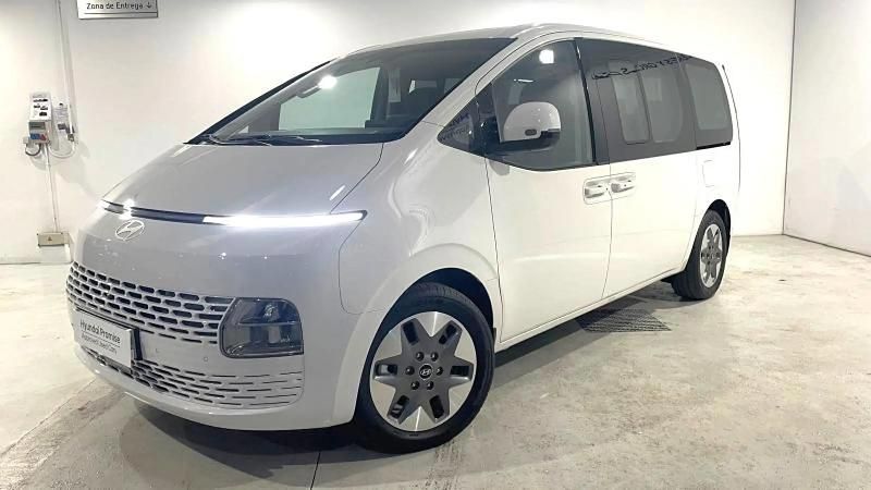 Usado Hyundai Staria 225 CV (165 kW) 2025 Blanco Monovolumen