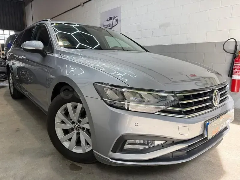 Usado VW Passat Business 150 CV (110 kW) 2020 Gris / plata Familiar