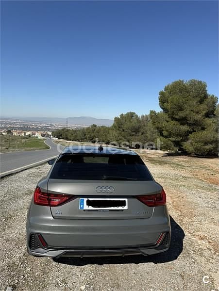 Usado Audi A1 Sportback 110 CV (80 kW) 2023 Gris / plata Utilitario