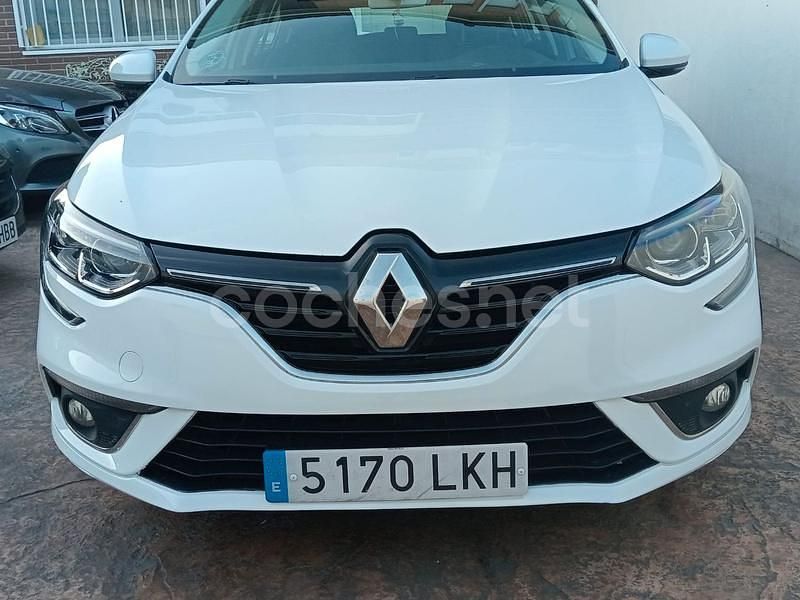 Usado Renault Mégane GrandTour Business 115 CV (84 kW) 2020 Blanco Familiar