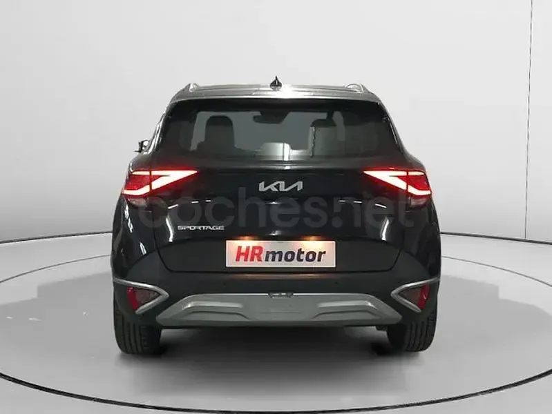 Usado Kia Sportage 136 CV (100 kW) 2022 Negro SUV