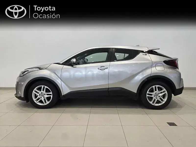Usado Toyota C-HR Active 122 CV (89 kW) 2022 Gris / plata SUV