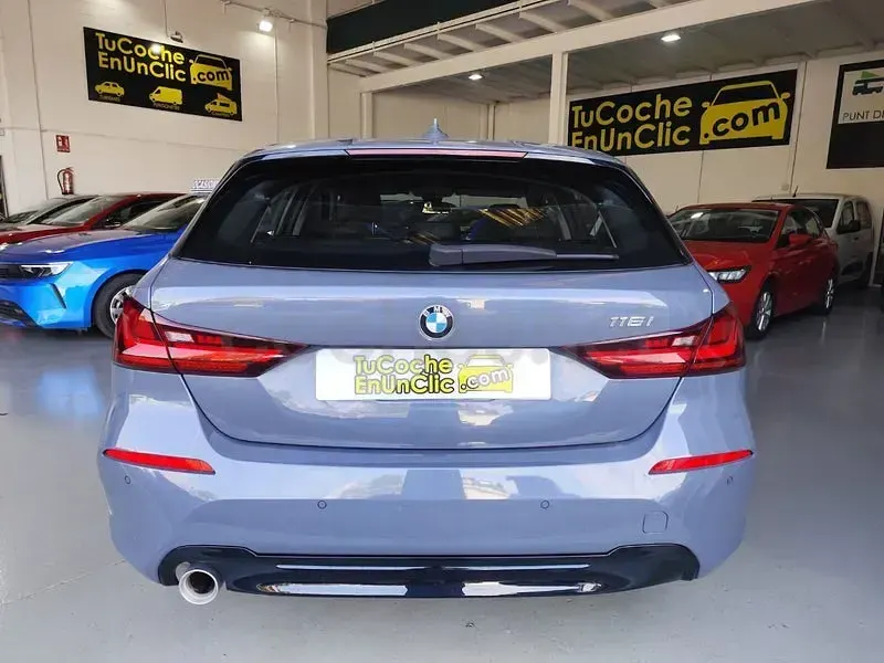 Usado BMW 116 Comfort Edition 109 CV (80 kW) 2021 Gris / plata Utilitario