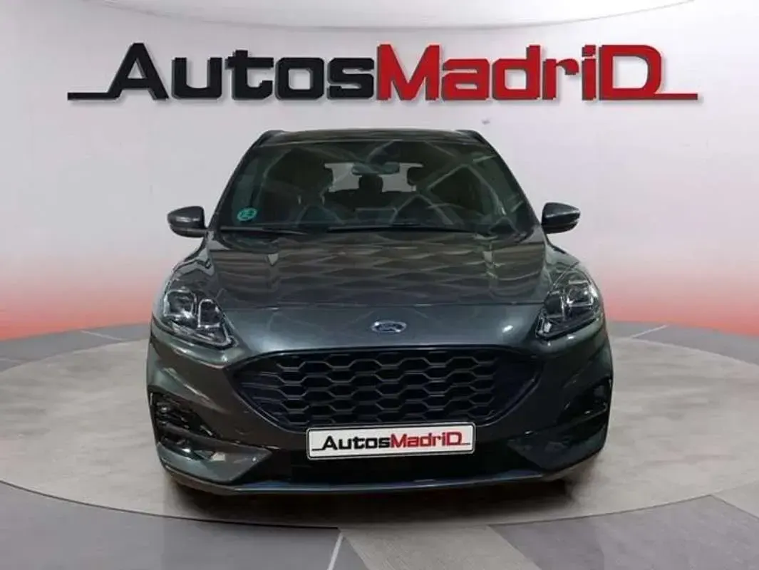 Usado Ford Kuga ST-Line 120 CV (88 kW) 2023 Gris SUV