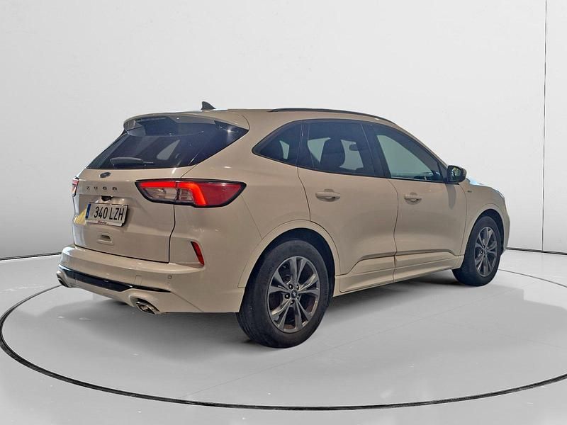 Usado Ford Kuga ST-Line 151 CV (111 kW) 2022 Azul SUV