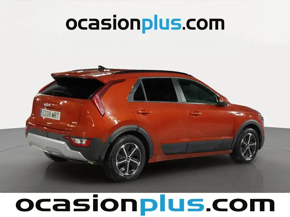 Usado Kia Niro 183 CV (134 kW) 2024 Rojo SUV