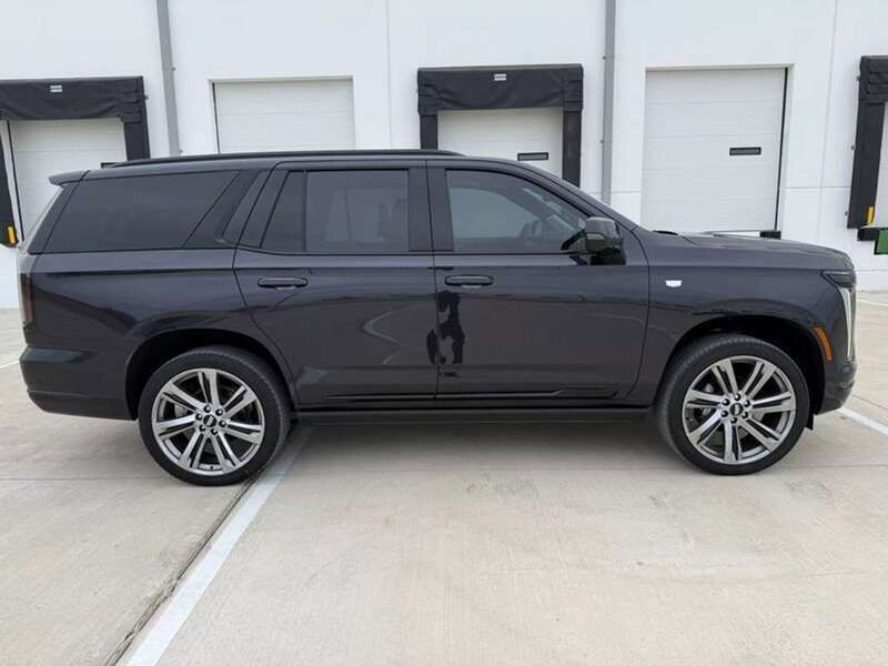 Usado Cadillac Escalade 426 CV (313 kW) 2025 Negro SUV