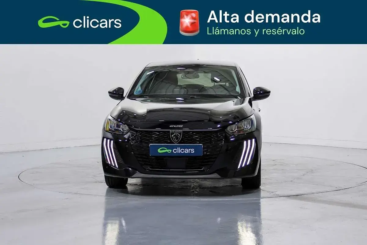 Usado Peugeot 208 Allure 101 CV (74 kW) 2025 Negro Utilitario