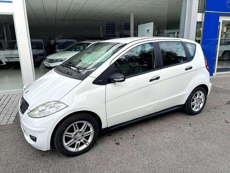 Blanco Usado 2005 Mercedes A180 Classic Monovolumen | 2500 € (Buen precio) - Imagen 1/4