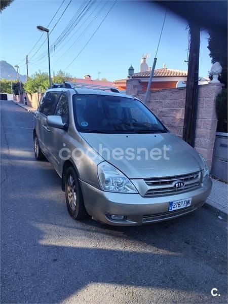 Beige Usado 2007 Kia Carnival EX Monovolumen | 4900 € (Precio justo) - Imagen 1/4