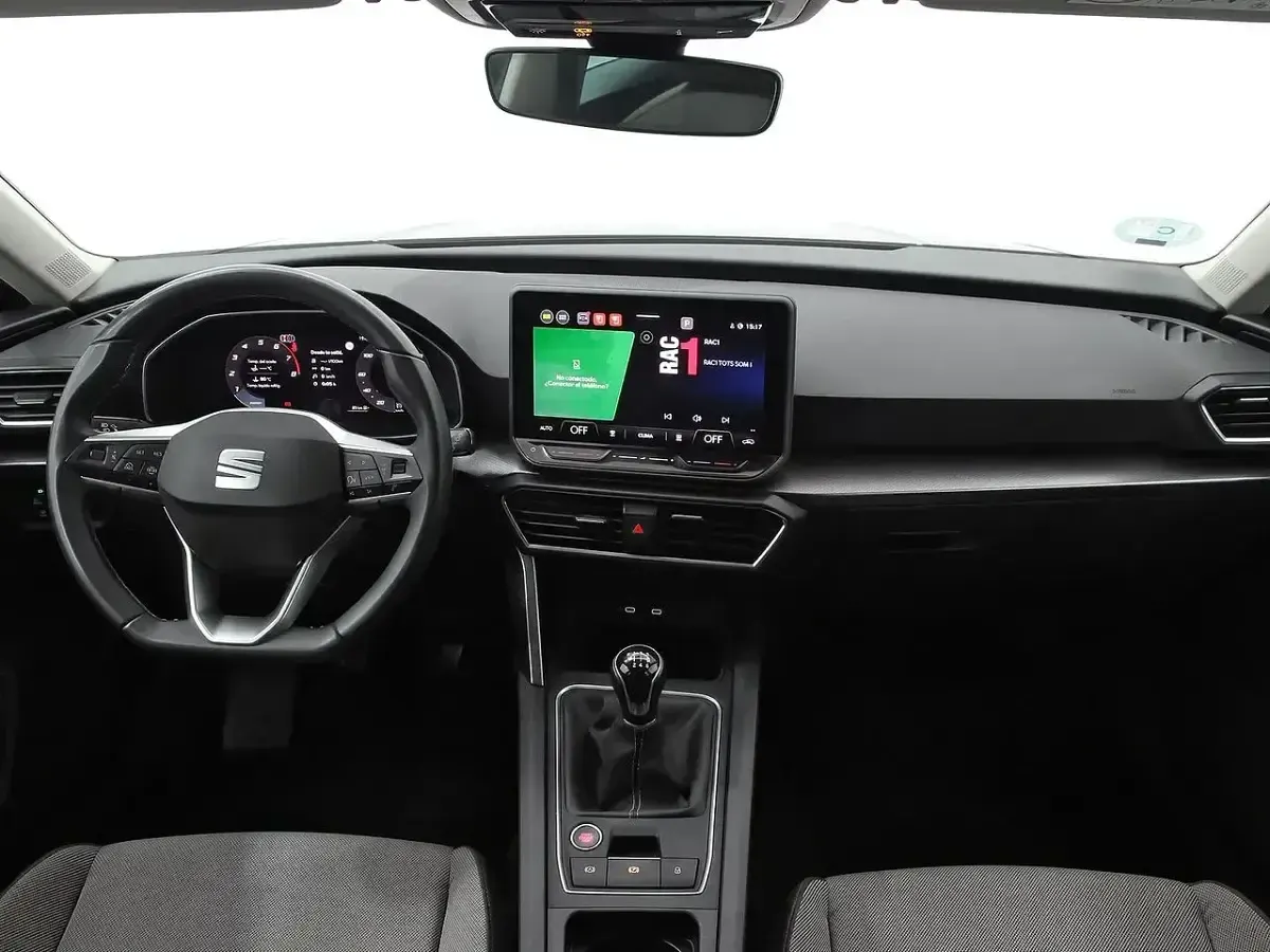 Usado Seat Leon Style 116 HP (85 kW) 2025 Preto Sedan