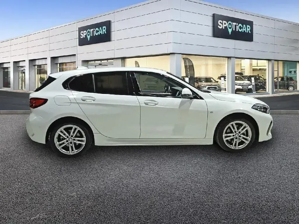 Usado BMW 118 M Sport 136 CV (100 kW) 2023 Saphirschwar Utilitario
