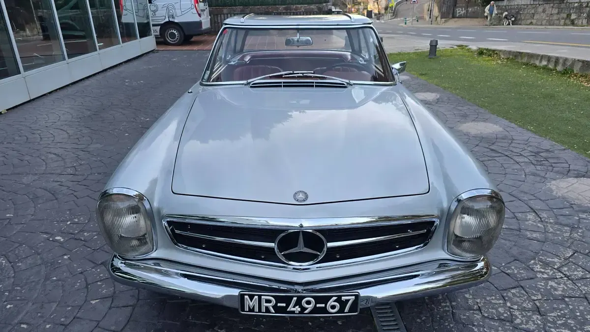 Usado Mercedes 230 150 CV (110 kW) 1964 Plateado Descapotable
