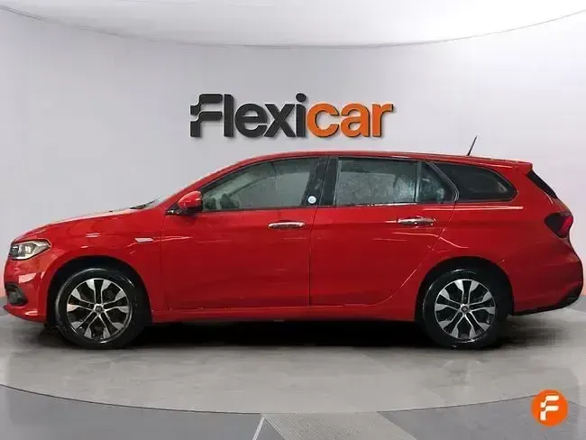 Usado Fiat Tipo Business 95 CV (69 kW) 2020 Rojo Familiar