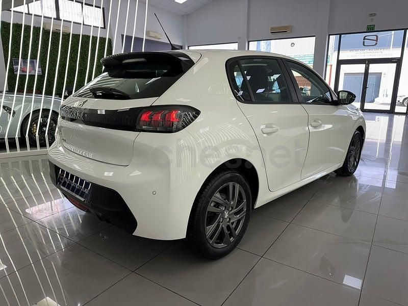 Usado Peugeot 208 Active 100 CV (73 kW) 2023 Blanco Utilitario