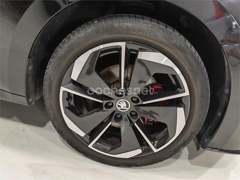 Usado Skoda Octavia RS 200 CV (147 kW) 2023 Negro Berlina