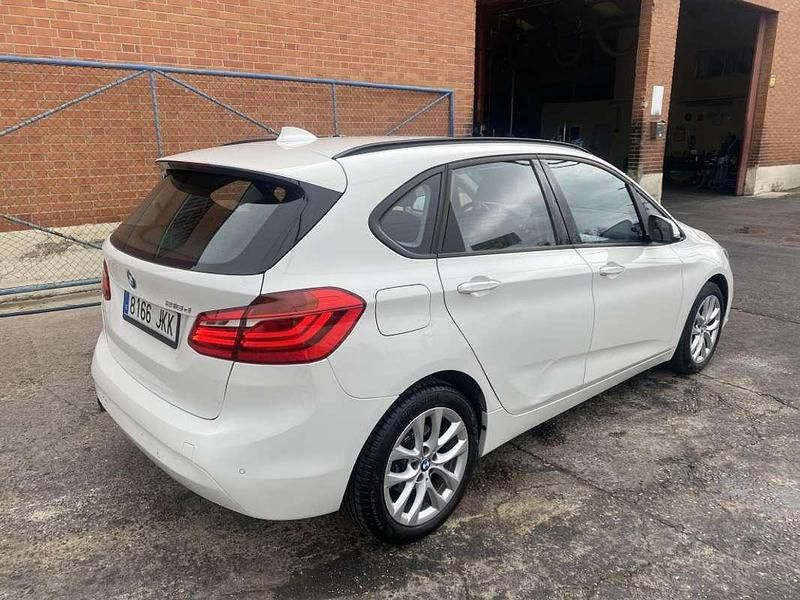 Usado BMW 218 Active Tourer 150 HP (110 kW) 2015 Branco Monovolume