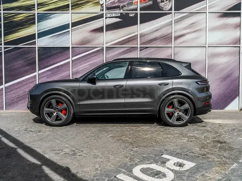 Usado Porsche Cayenne S 474 CV (348 kW) 2025 Gris / plata SUV