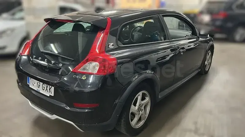 Usado Volvo C30 Momentum 109 CV (80 kW) 2010 Negro Utilitario