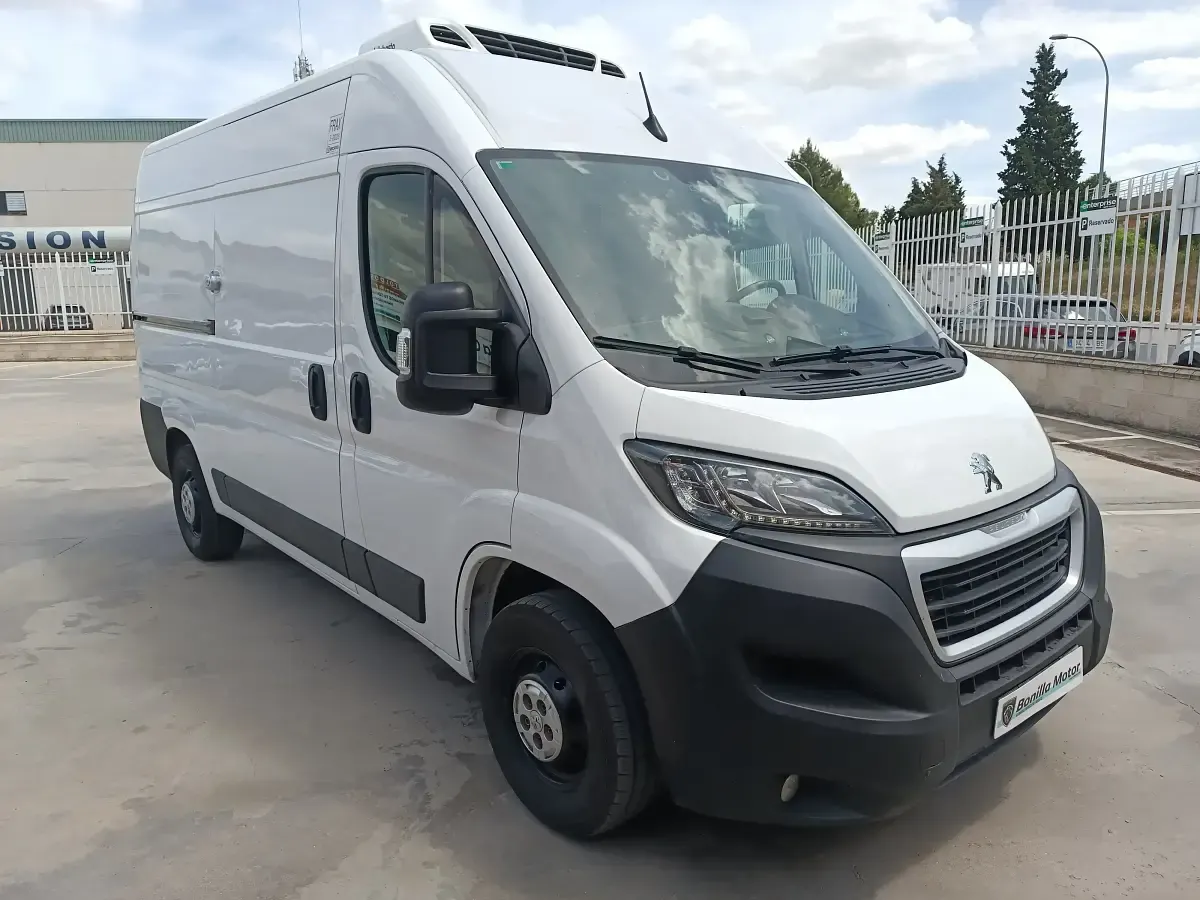 Usado Peugeot Boxer 140 CV (102 kW) 2022 Blanco Van