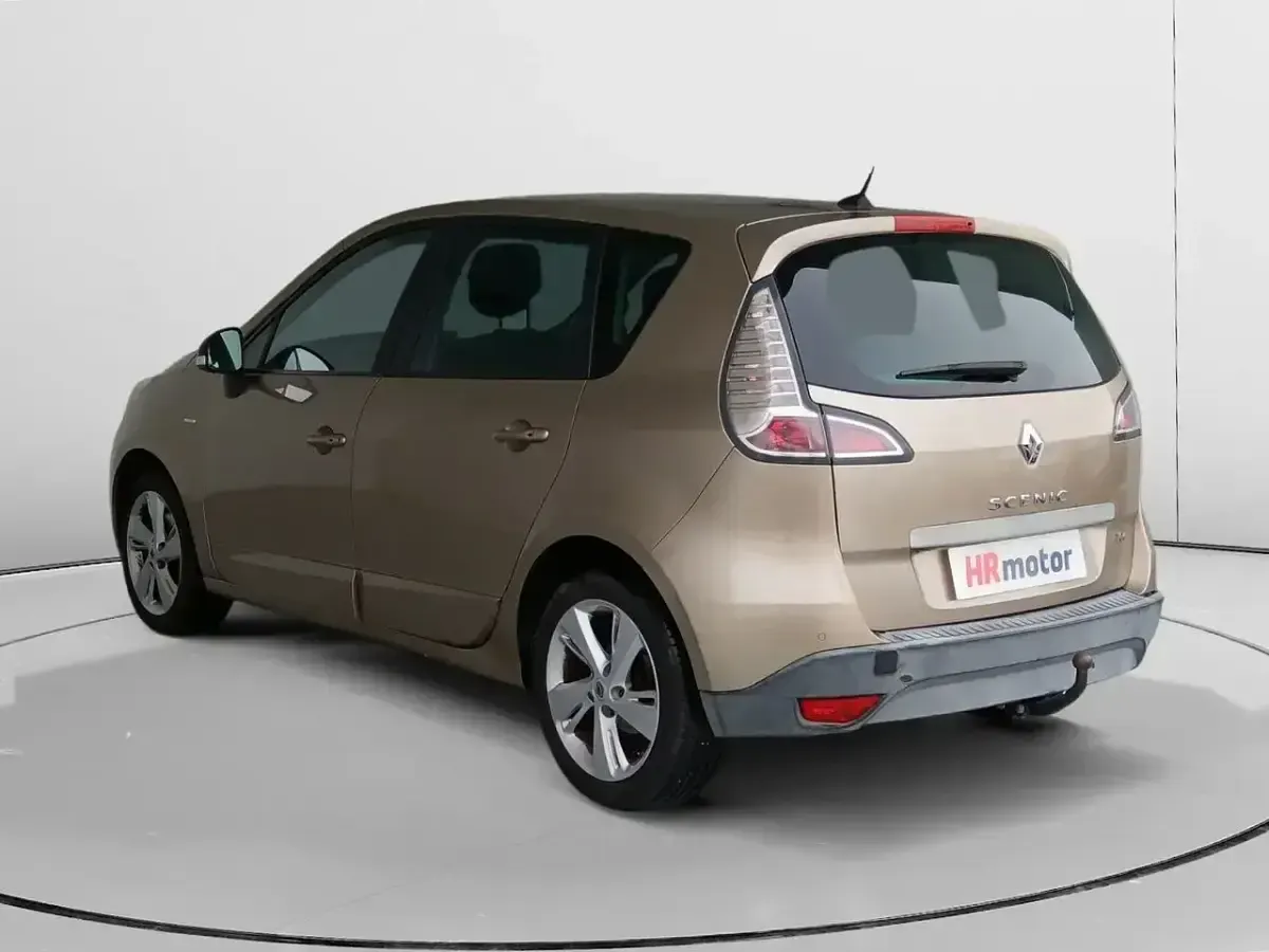 Usado Renault Scénic III LIMITED 115 CV (84 kW) 2015 Marrón Monovolumen