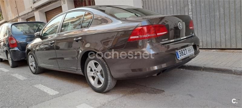 Marrón Usado 2012 VW Passat Edition Berlina | 6000 € (Precio justo) - Imagen 1/4