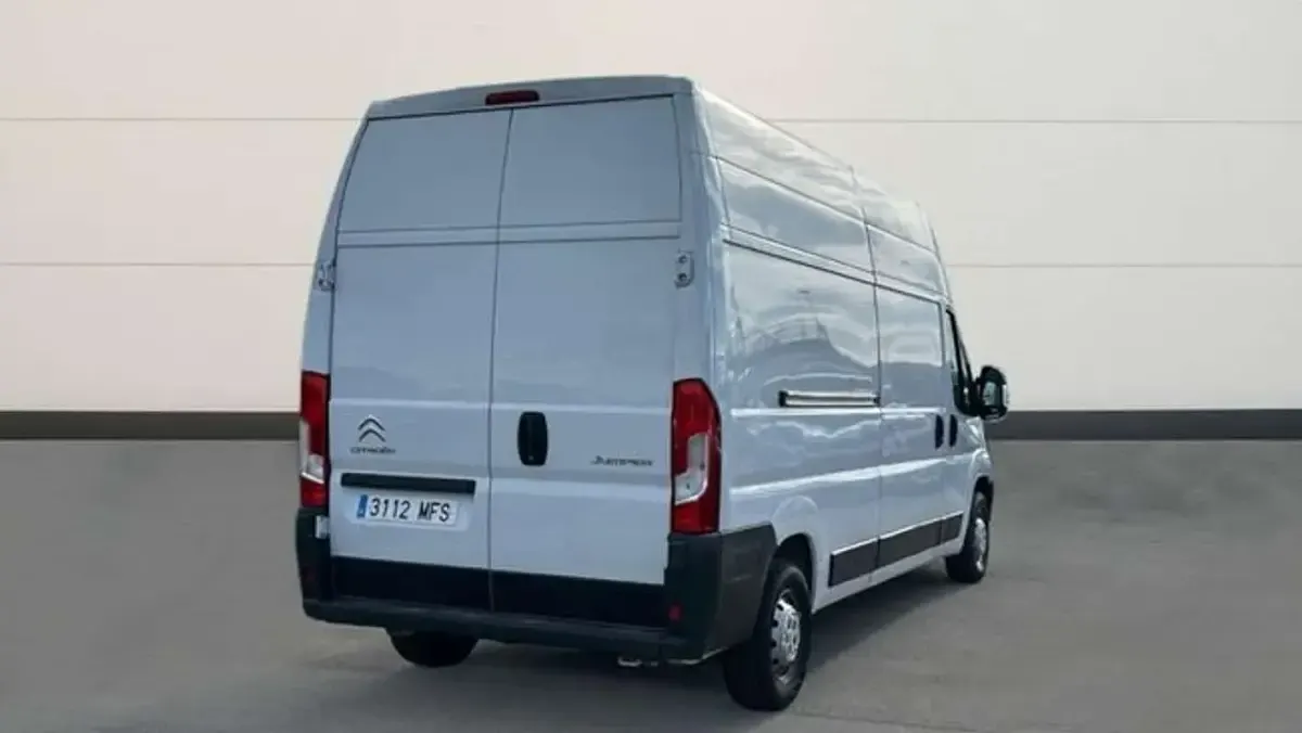 Usado Citroën Jumper 140 CV (102 kW) 2023 Blanco Monovolumen