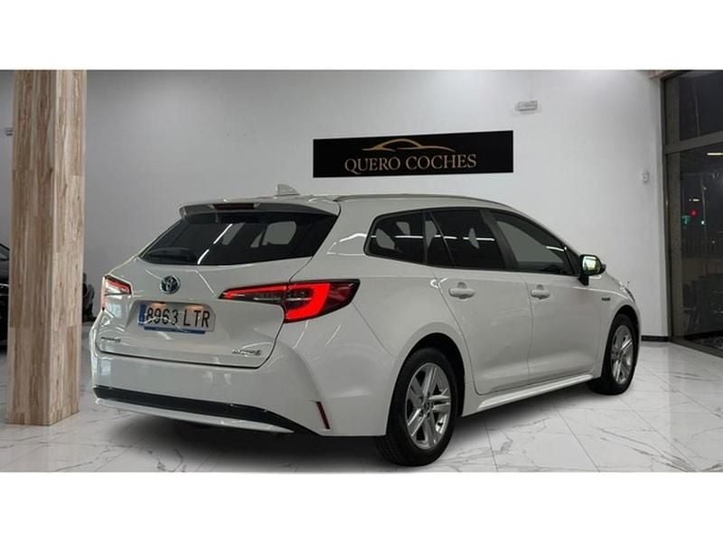 Usado Toyota Corolla Active 122 CV (89 kW) 2021 Blanco Familiar