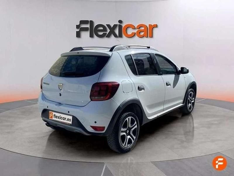 Usado Dacia Sandero Comfort 95 CV (69 kW) 2018 Blanco Berlina