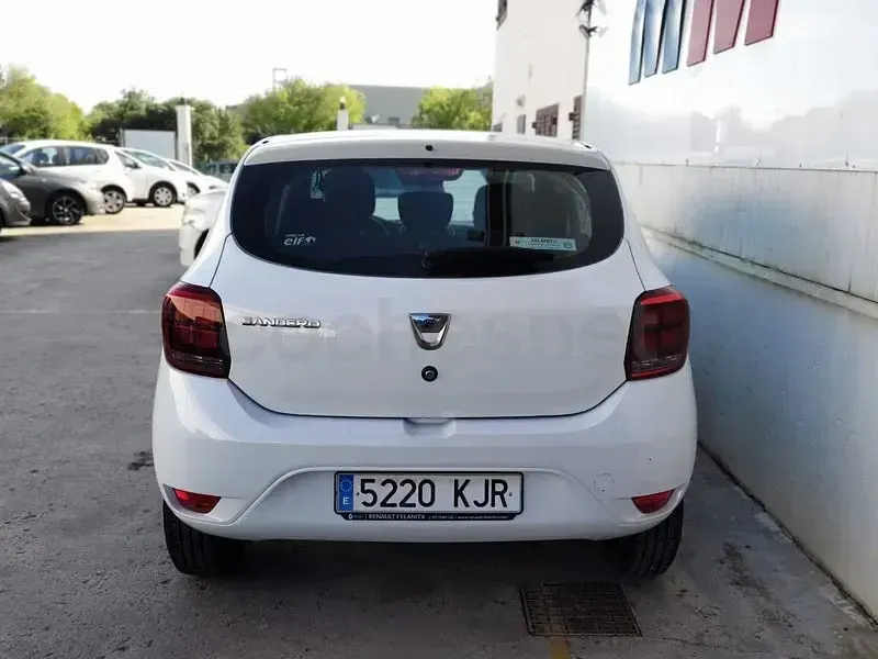 Usado Dacia Sandero Ambiance 73 CV (53 kW) 2018 Blanco Berlina