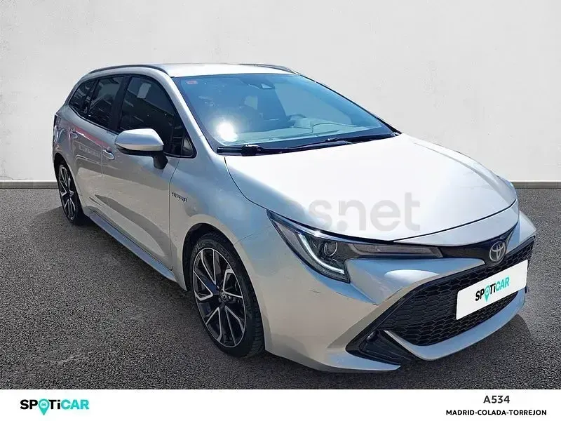 Usado Toyota Corolla Advance 180 CV (132 kW) 2019 Gris / plata Familiar