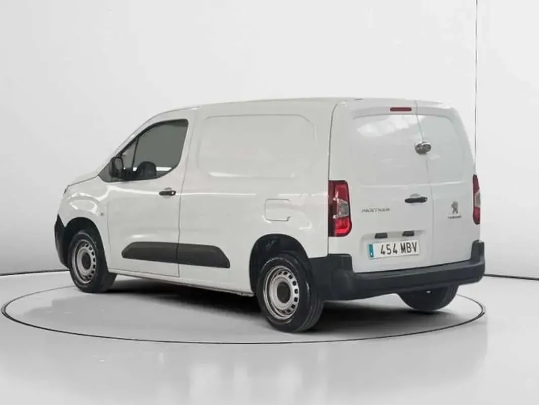 Usado Peugeot Partner 98 CV (72 kW) 2022 Blanco Monovolumen