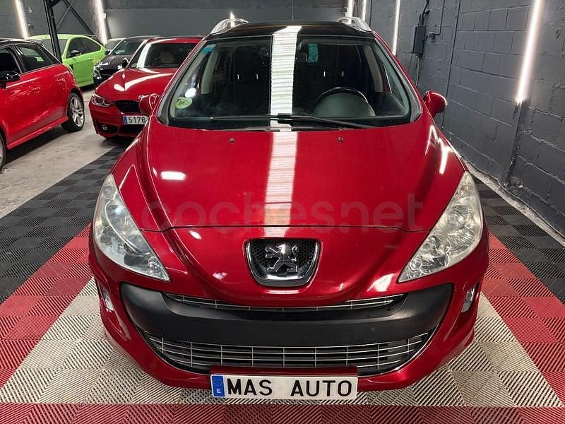 Usado Peugeot 308 SW Premium 136 CV (100 kW) 2008 Granate Familiar