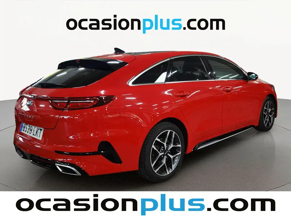 Usado Kia ProCeed GT-Line 140 CV (102 kW) 2020 Rojo Familiar