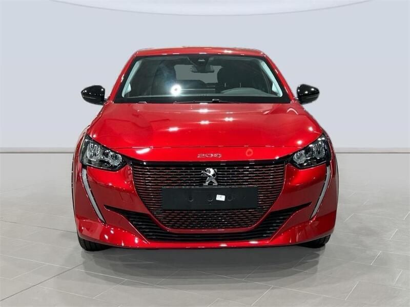 Usado Peugeot e-208 Allure 100 kW (136 CV) 2023 Rojo elixir Utilitario