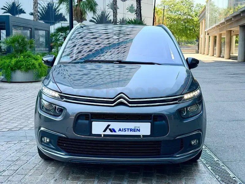 Usado Citroën C4 SpaceTourer Shine 130 CV (95 kW) 2022 Beige Monovolumen
